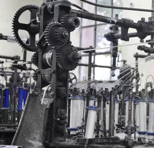 Histoire des lacets de chaussures : invention et fabrication